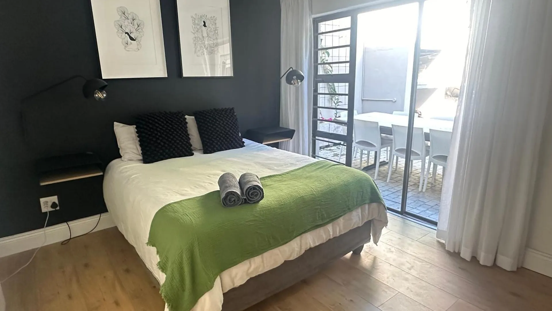 Lovely Family Home In Central Cape Town 0*,